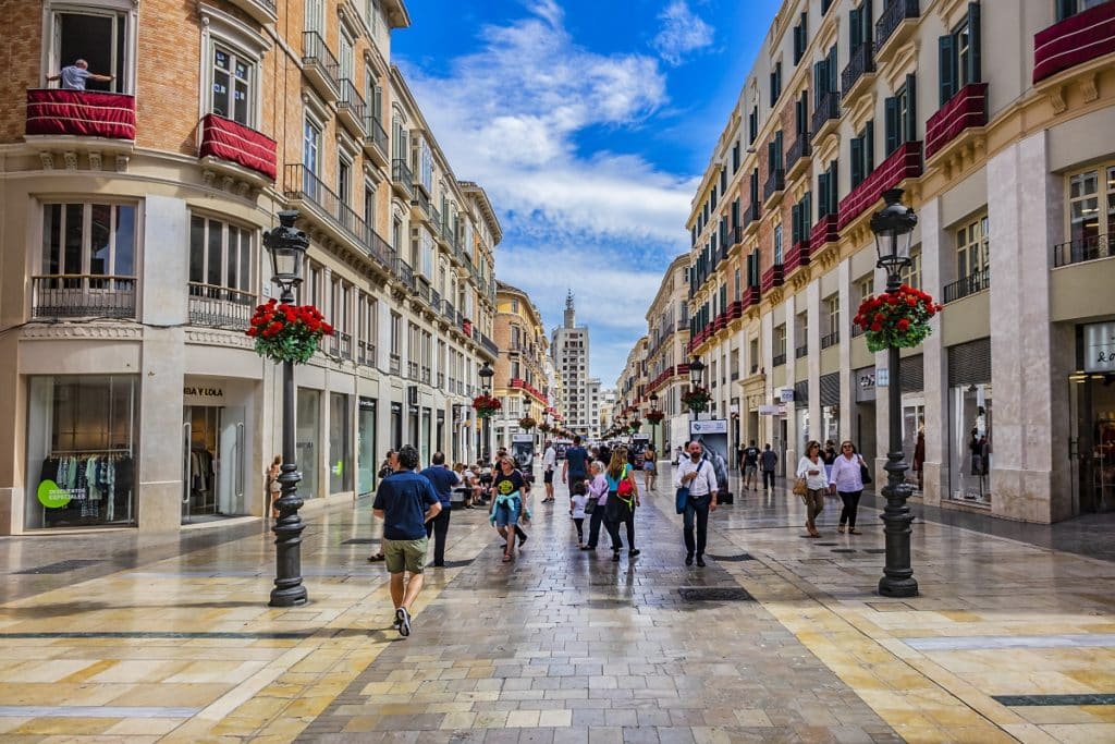 ¿Qué porcentaje de los ingresos se tienen que destinar al alquiler en Málaga?